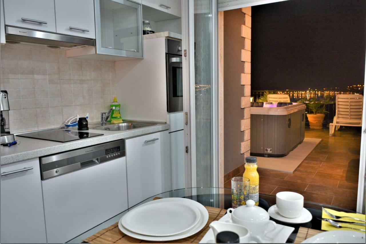 Sea View Apartments With Jaccuzzi Podstrana Exterior foto